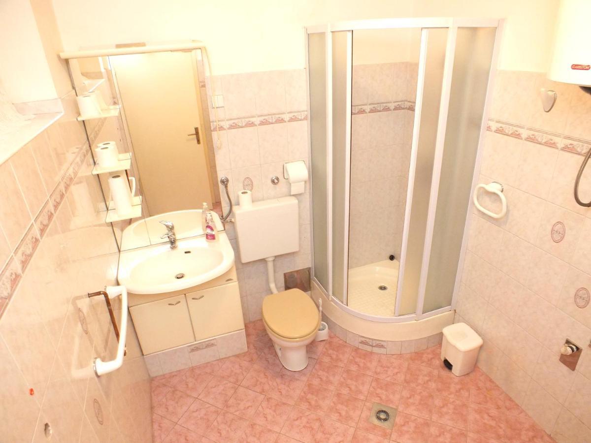 Biba Rooms คาร์โลวัตส์ ภายนอก รูปภาพ