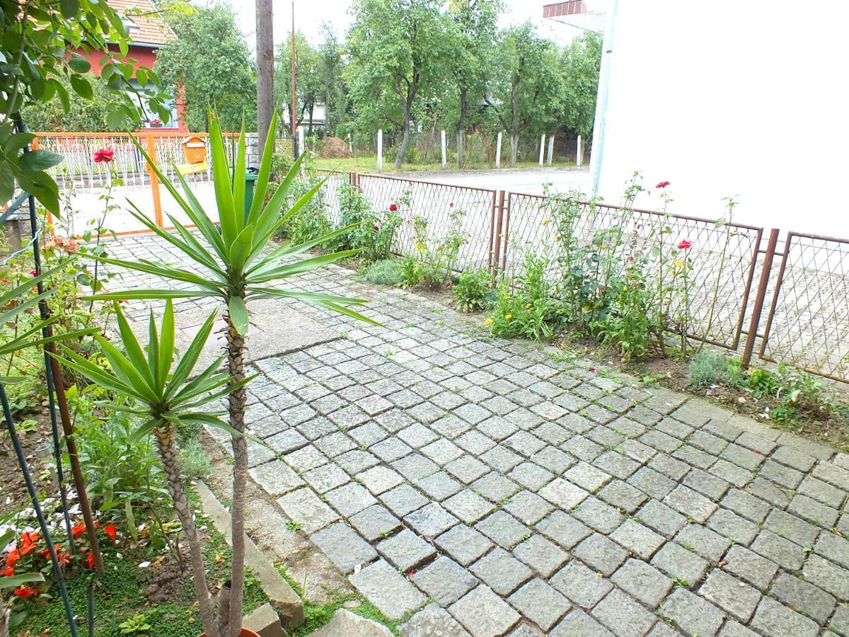 Biba Rooms คาร์โลวัตส์ ภายนอก รูปภาพ