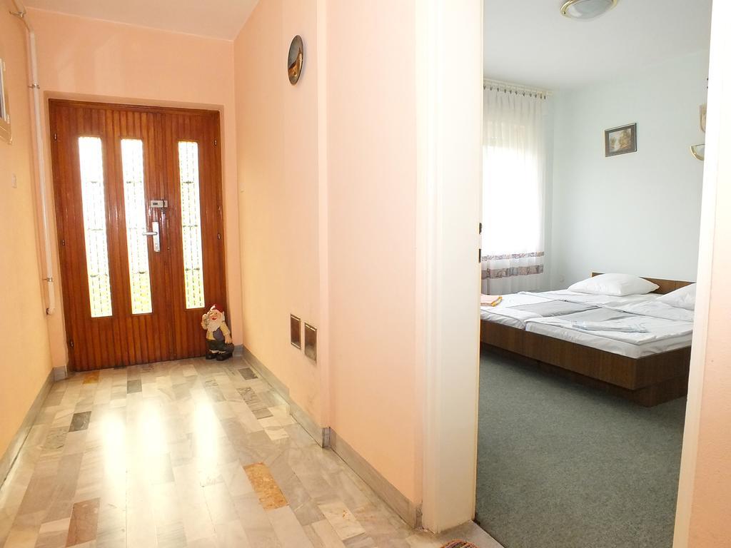Biba Rooms คาร์โลวัตส์ ภายนอก รูปภาพ